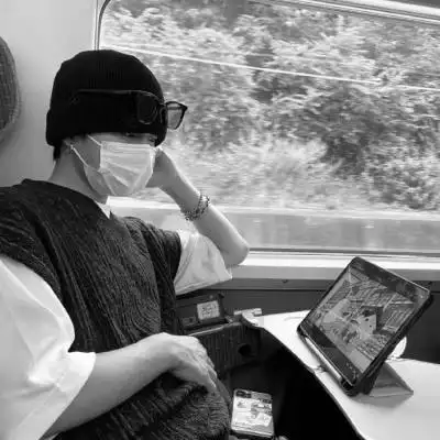 男头黑白真人头像高冷帅气图片_男生头像_头像屋