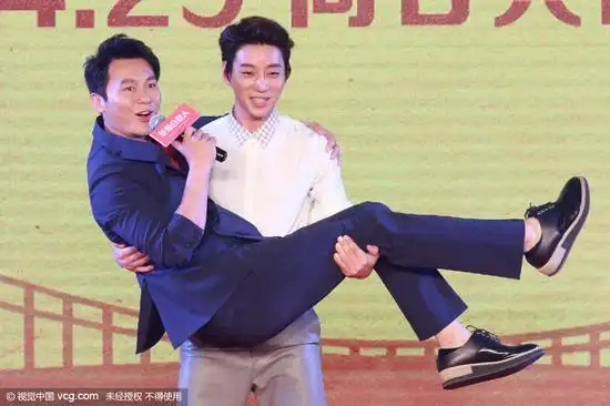 梦想合伙人黄致列深蹲公主抱李晨