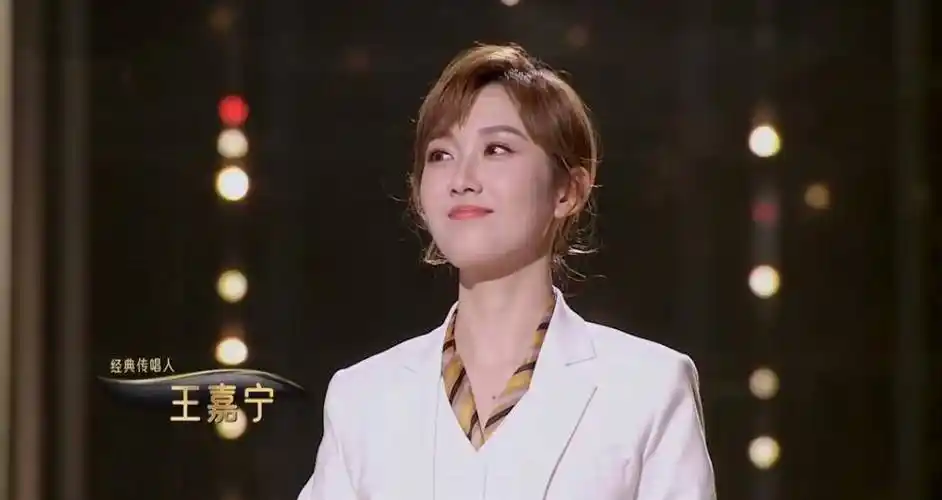 王嘉宁,颜值与才华出众的电视新生代美女主持人_比赛_获得了_观众们