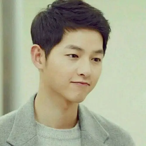 有宋仲基图片,求和他一对宋慧乔图片