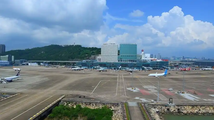 澳门国际机场营运25周年之际感想