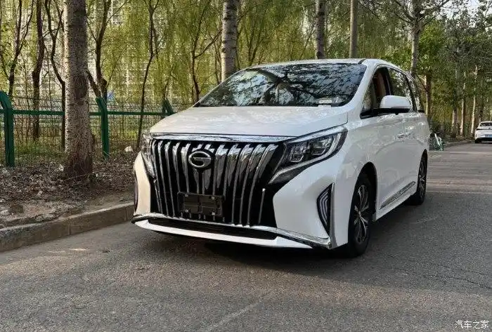 广汽传祺m8一款mpv