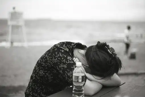 有没有那么一瞬间,在大街上看到一个熟悉的背影,心突然就跳乱了节拍