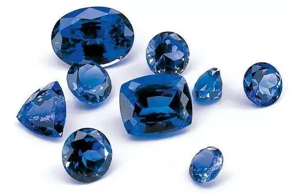 蓝宝石颜色十分丰富,fe,ti元素导致蓝色,蓝紫色-蓝色的它们往往很受