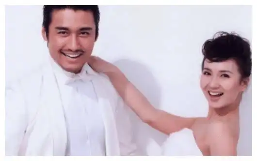 知名女星携小儿子罕见露面陈好美貌依旧嫁富豪老公在中戏任教