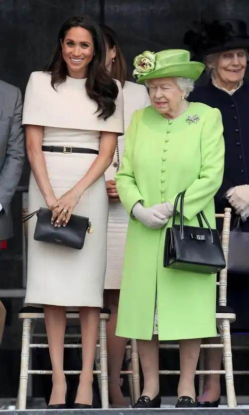 从不入流演员到优雅王妃,12张图看梅根穿搭风格如何提升