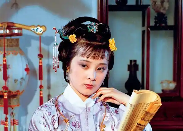 《红楼梦》里荷花香