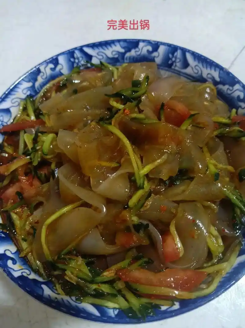 天热没胃口,试一下红薯淀粉做的水晶粉皮,红薯凉粉好吃的停不下 - 抖