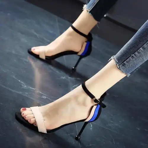 为什么女孩喜欢光脚穿凉鞋?_酷知经验网