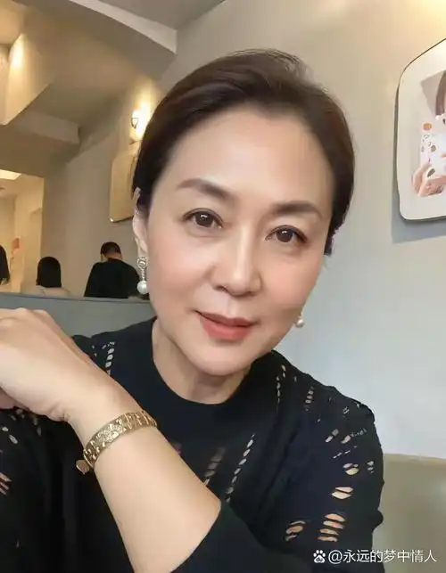 李正光的媳妇王晴雯现状演员李东学妻子周沫图片孙昌宁大使本人照片