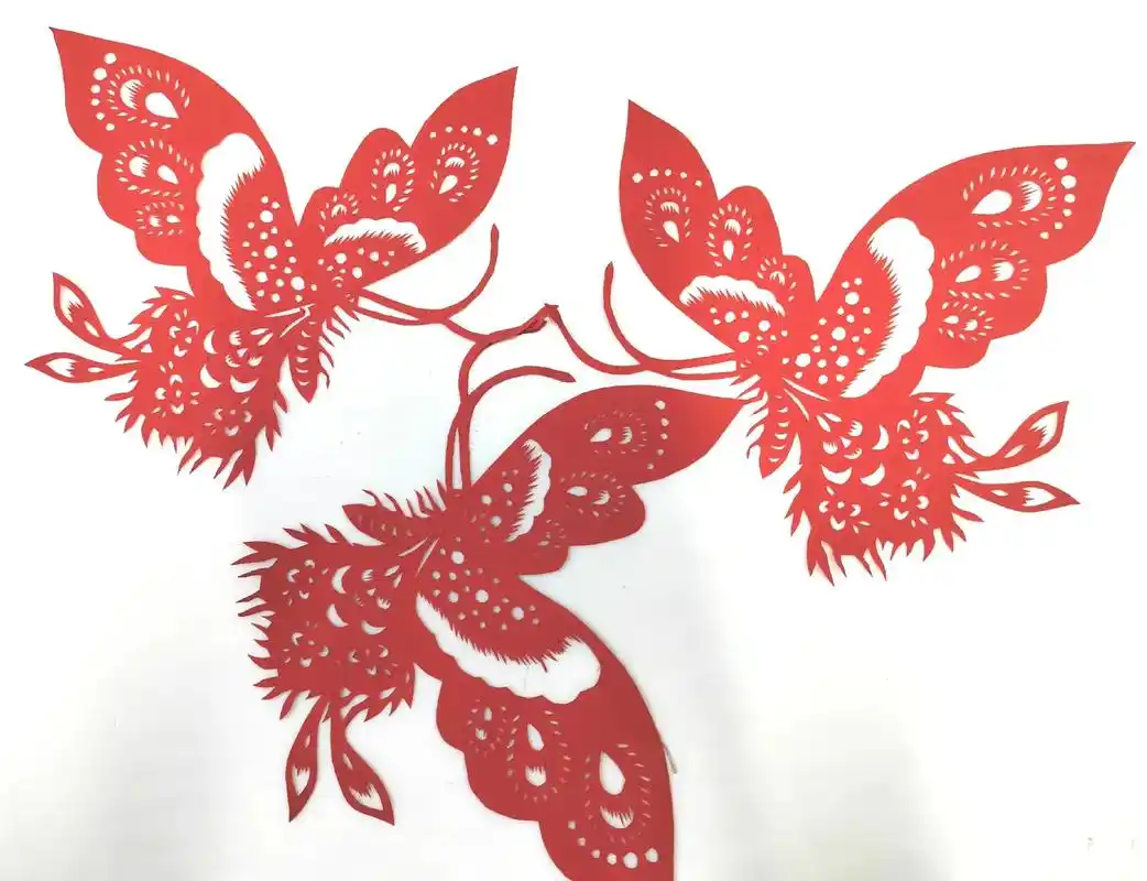美丽花蝴蝶剪纸作品 - 平平安安纯手工剪纸 - 抖音
