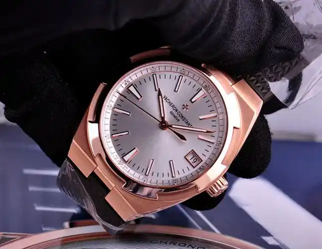 江诗丹顿 纵横四海 4500v/000r-b127