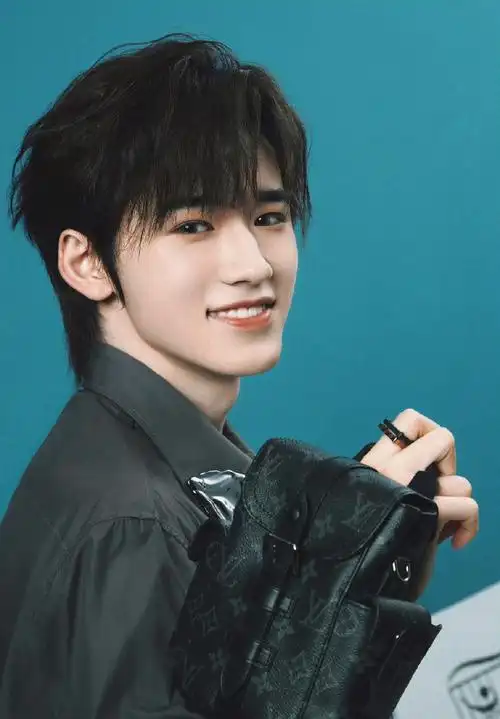 宋亚轩路易威登品牌大使