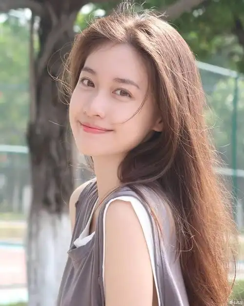 甜美的微笑最美女人嘴大好性感