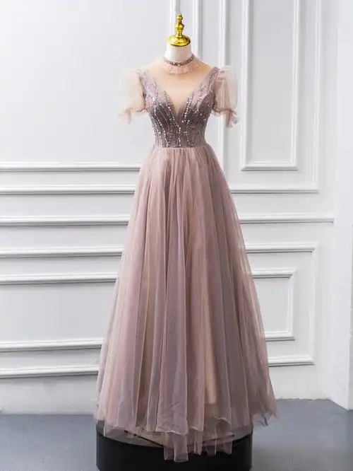 礼服裙清新漂亮的紫色渐变色增添了唯美灵动的感觉自带清冷气质的紫色