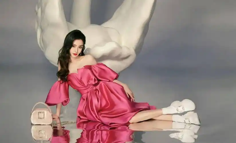 baby天鹅幻境氛围感大片,真是优雅迷人,明艳大气_baby_一身_礼服