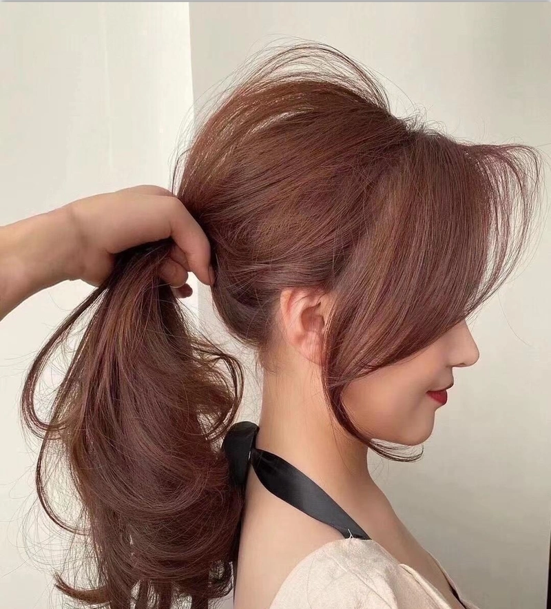 巧克力色的染发看上去更有味道