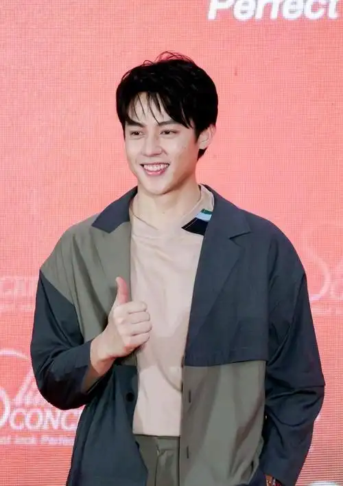 泰国人气小生mark这个大男孩你一定不能错过