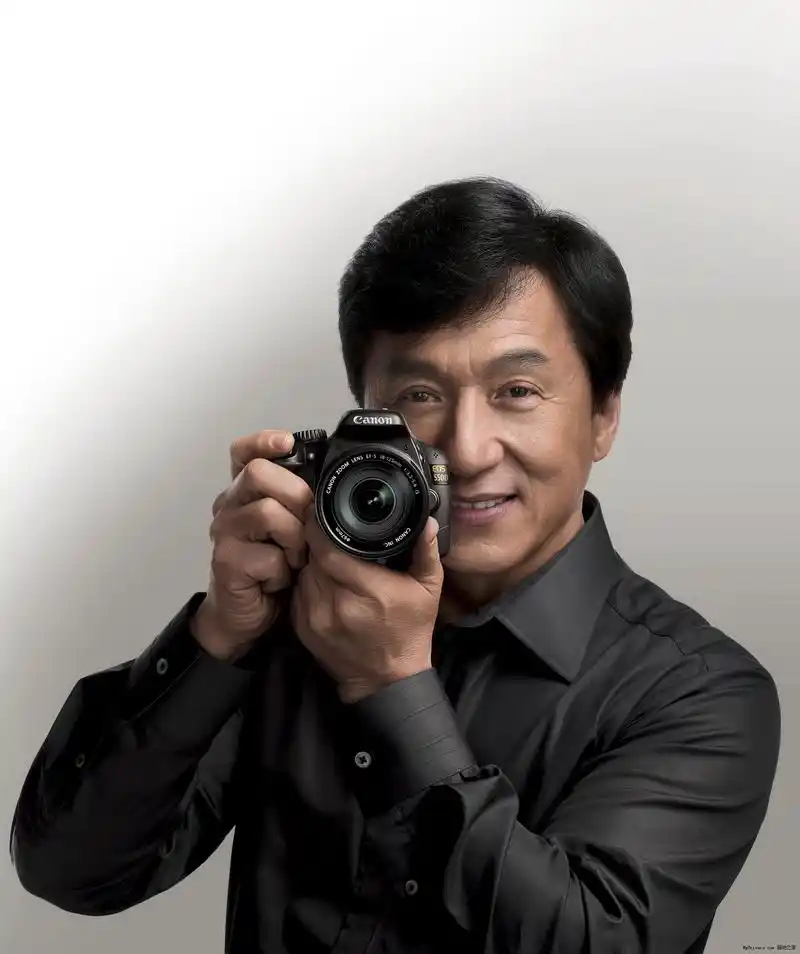 佳能发布成龙限量版eos 550d单反