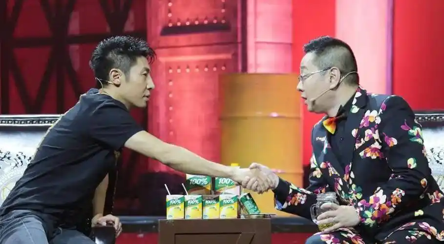 对于张绍刚在节目上的所作所为,金星曾吐槽道:干嘛要叫非你莫属呀