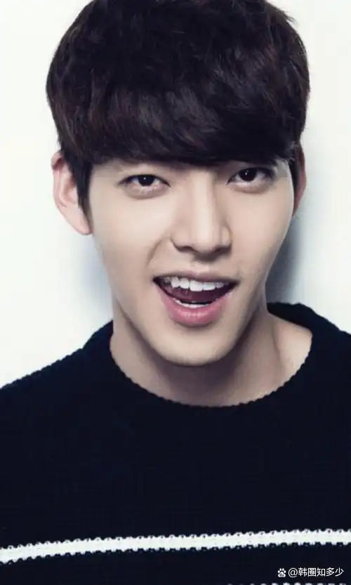 近日,韩国演员金宇彬通过instagram分享了自己的近况,在照片中金宇彬