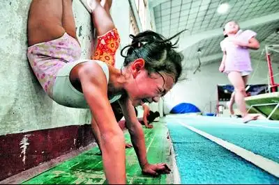 上下翻飞的童年