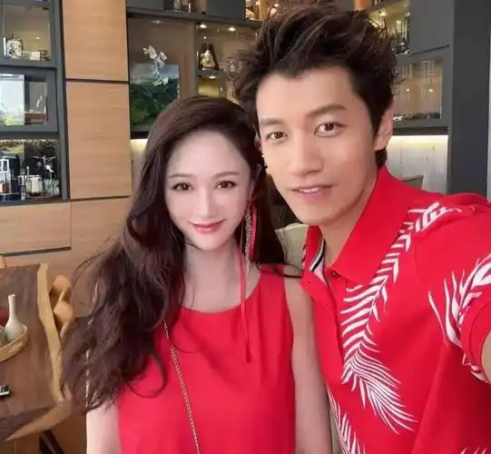 陈乔恩与丈夫一起回马来西亚过年_chen_艾伦_chinese