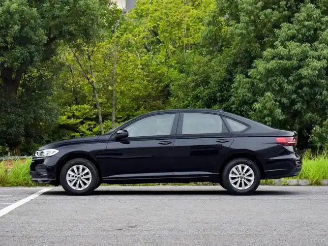 安顺地区朗逸火热促销优惠25万仅此一次