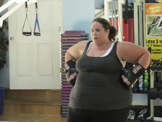 600斤重女孩想成全球最胖女子:增重让我很开心