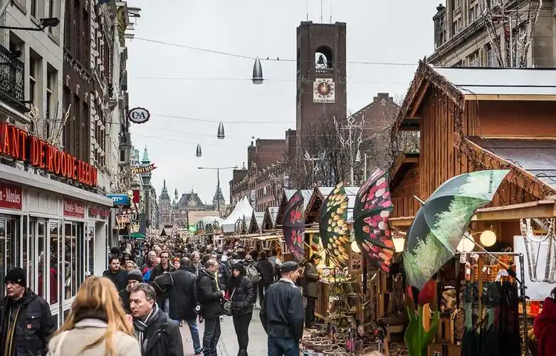 荷兰圣诞集市童话橱窗迎新年