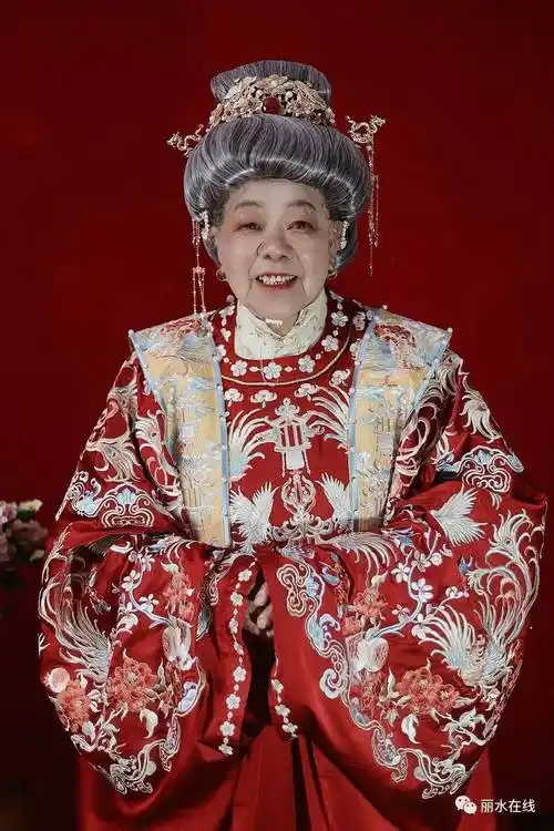 丽水80后奶奶穿上绝美汉服做新娘太惊艳