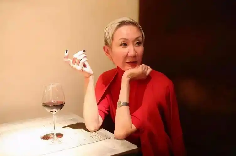 徐克前妻施南生:她是林青霞和亦舒的女神,张曼玉和刘诗诗都曾演过她