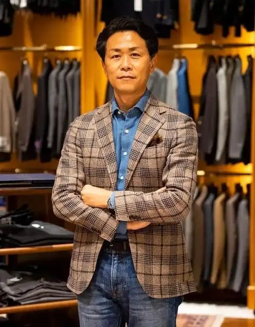 建议4050岁男人穿绅士色衣服配这3款鞋成熟稳重有格调