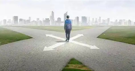 在选择的岔路口,我渴望的是坚定而非施舍_李明_人生_声音