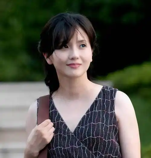 她是优秀演员,为丈夫守寡11年,如今54岁美过20岁女儿_陶慧敏_生活