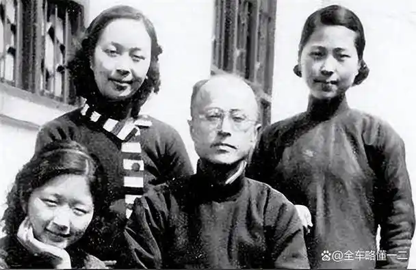 陆英:嫁妆排满十条街,怀11胎生9子,临终看透丈夫