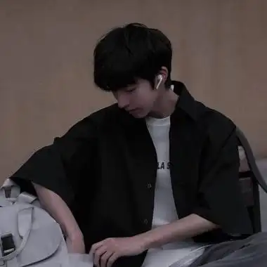 男生小奶狗高清照片-男生头像 - 壁纸之家