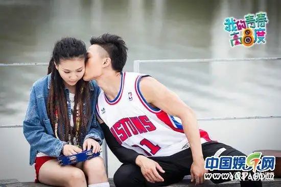 《青春高八度》胡梦周强吻毕夏 网友:史上最乱鸳鸯谱