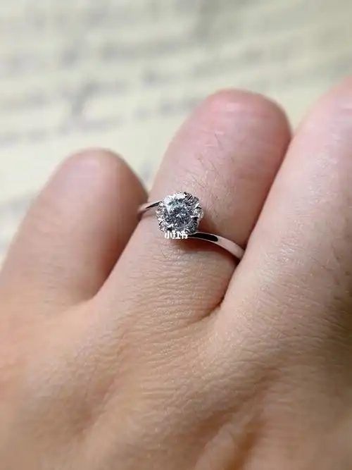 30分钻石戒指_钻石_钻戒_婚戒_婚戒定制_婚嫁_婚礼造型