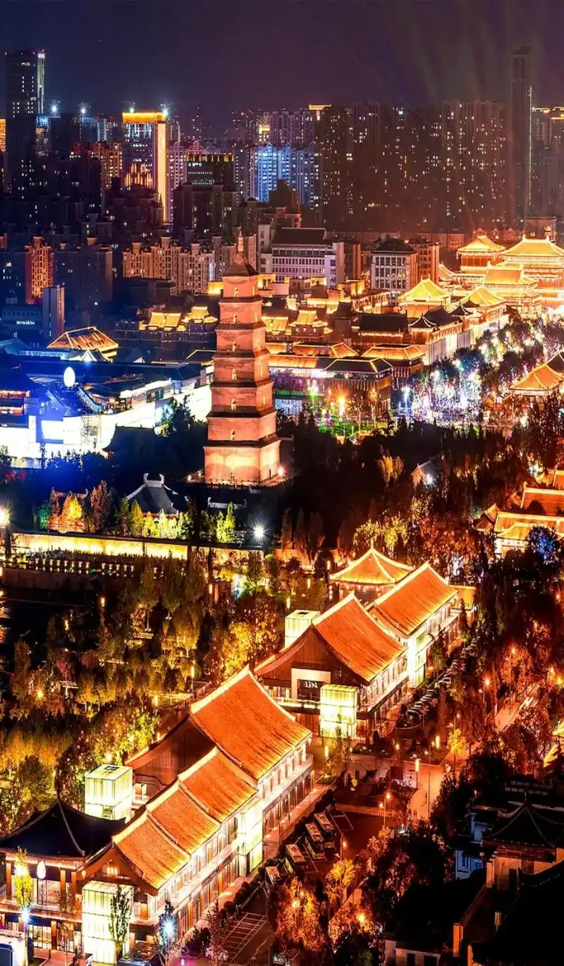 西安白天叫西安到晚上就变成了长安大唐盛世的繁华的图片不及亲身体会