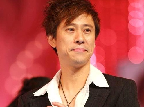 53岁歌手解晓东改行拍戏,曾患上抑郁症,妻子依旧不离不弃_手机搜狐网