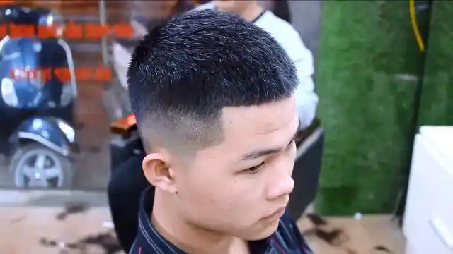 很帅气的"瓜子头"发型,简约好打理,越来越多男生指定这样剪