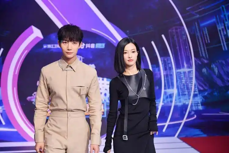 "子弹没有芯"corsak胡梦周新歌发行!直指言语暴力