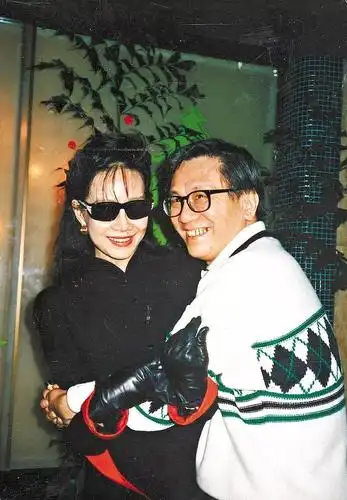 然而十个男人九个都黑,多数背妻偷吃的男人都会合小三说自己和老婆没