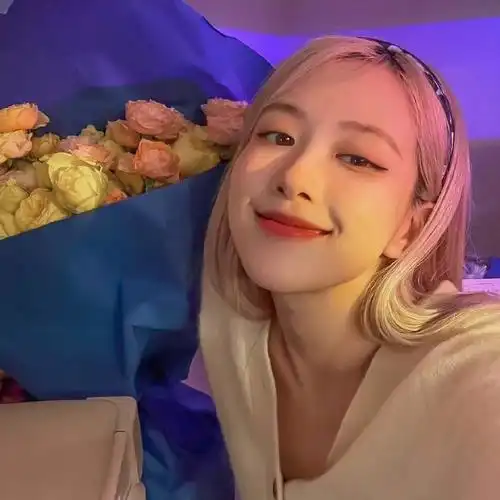 好看的rose头像##rose朴彩英  #头像