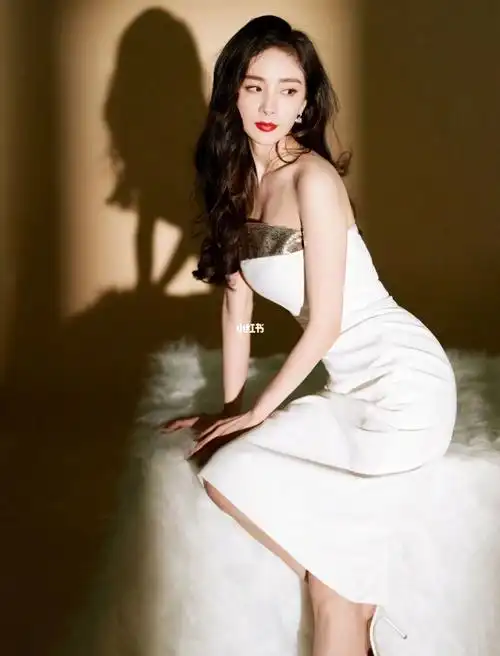 杨幂雅诗兰黛活动工作室出图啦