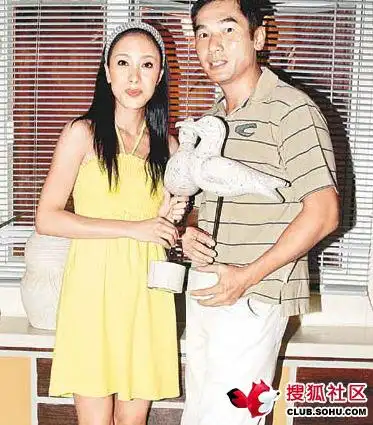 杨怡男友闭翳富豪男友破产 杨怡急忙划清界限