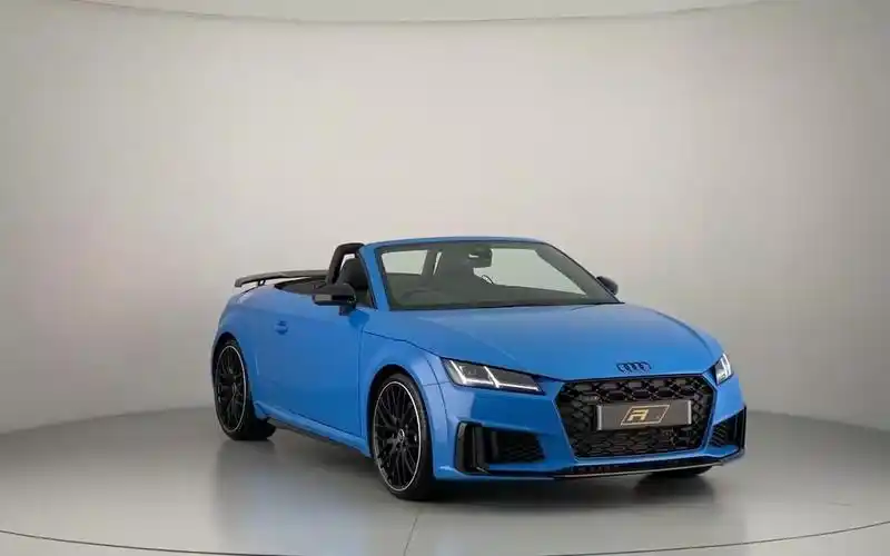 奥迪tts 2.0 tfsi 黑色敞篷跑车 s tronic quattro