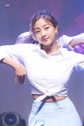 朴志效 jihyo