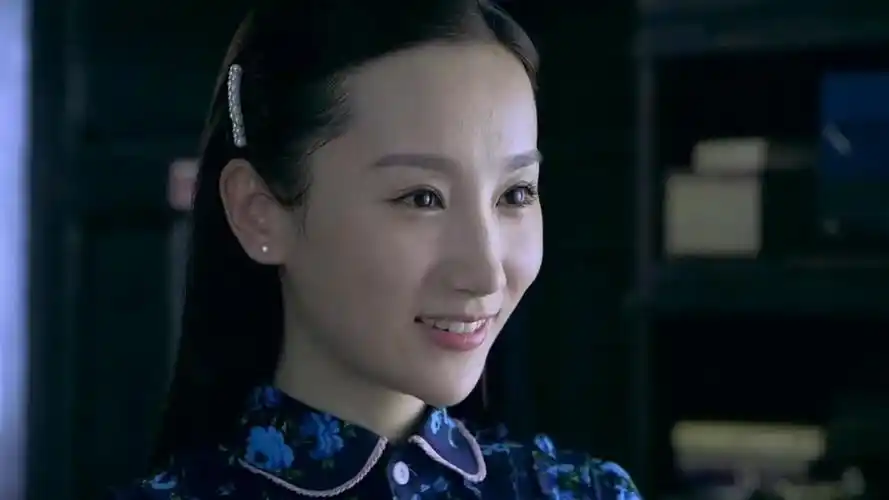 雪豹坚强岁月萧雅入职学校做老师学校里偶遇陈怡